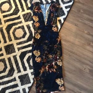 gLare sleeveless dress with great material+pattern